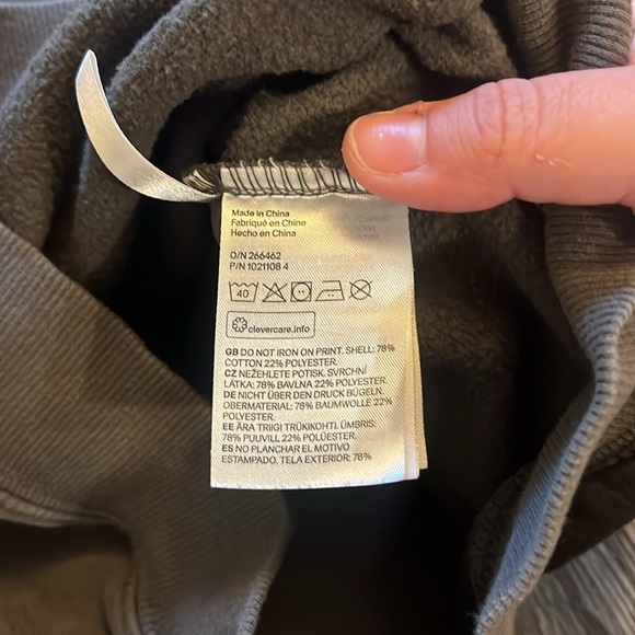 H&M Walt Disney Crewneck - Picture 7 of 8